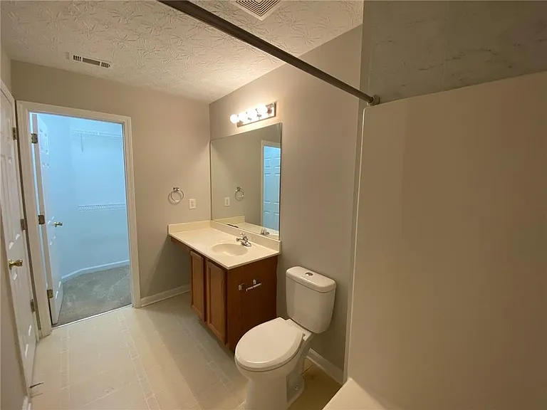 677 Kenridge Dr — Photo 25