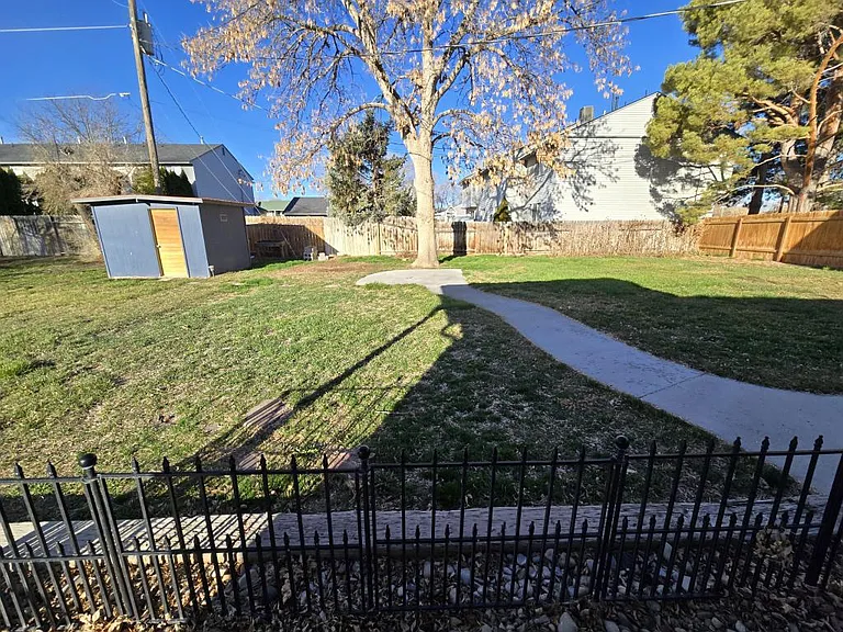 167 Robbins Ave #B — Photo 15