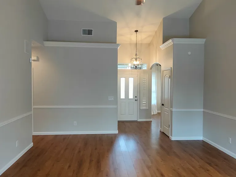 678 Prescott Ave — Photo 4