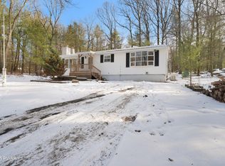120 Tallwood Dr, Dingmans Ferry, PA 18328