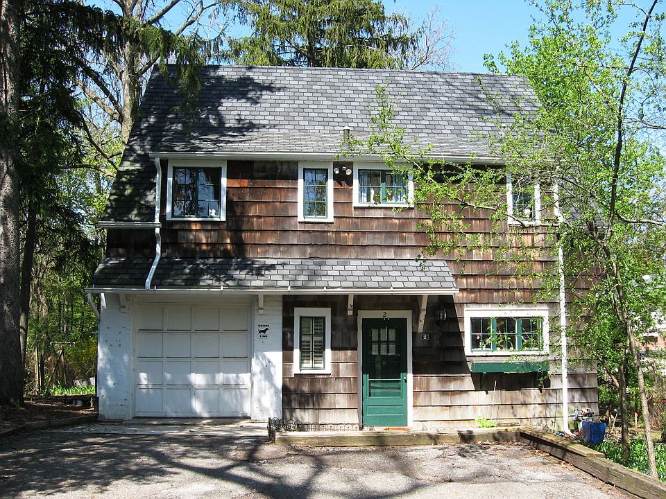 1st image of 2 Hillside Ct