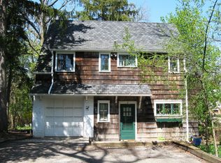 2 Hillside Ct, Ann Arbor, MI 48104