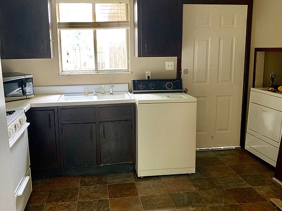 4th image of 567-569 W Taylor St