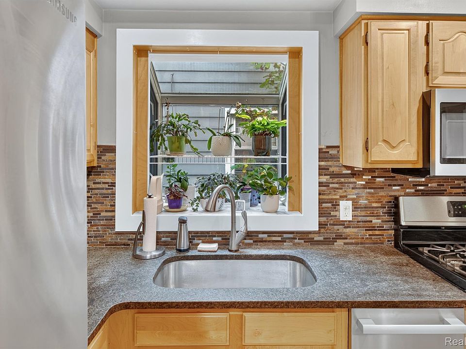 536 S Minerva Ave, photo 12