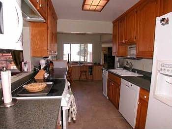 3rd image of 4036 Atascadero Dr