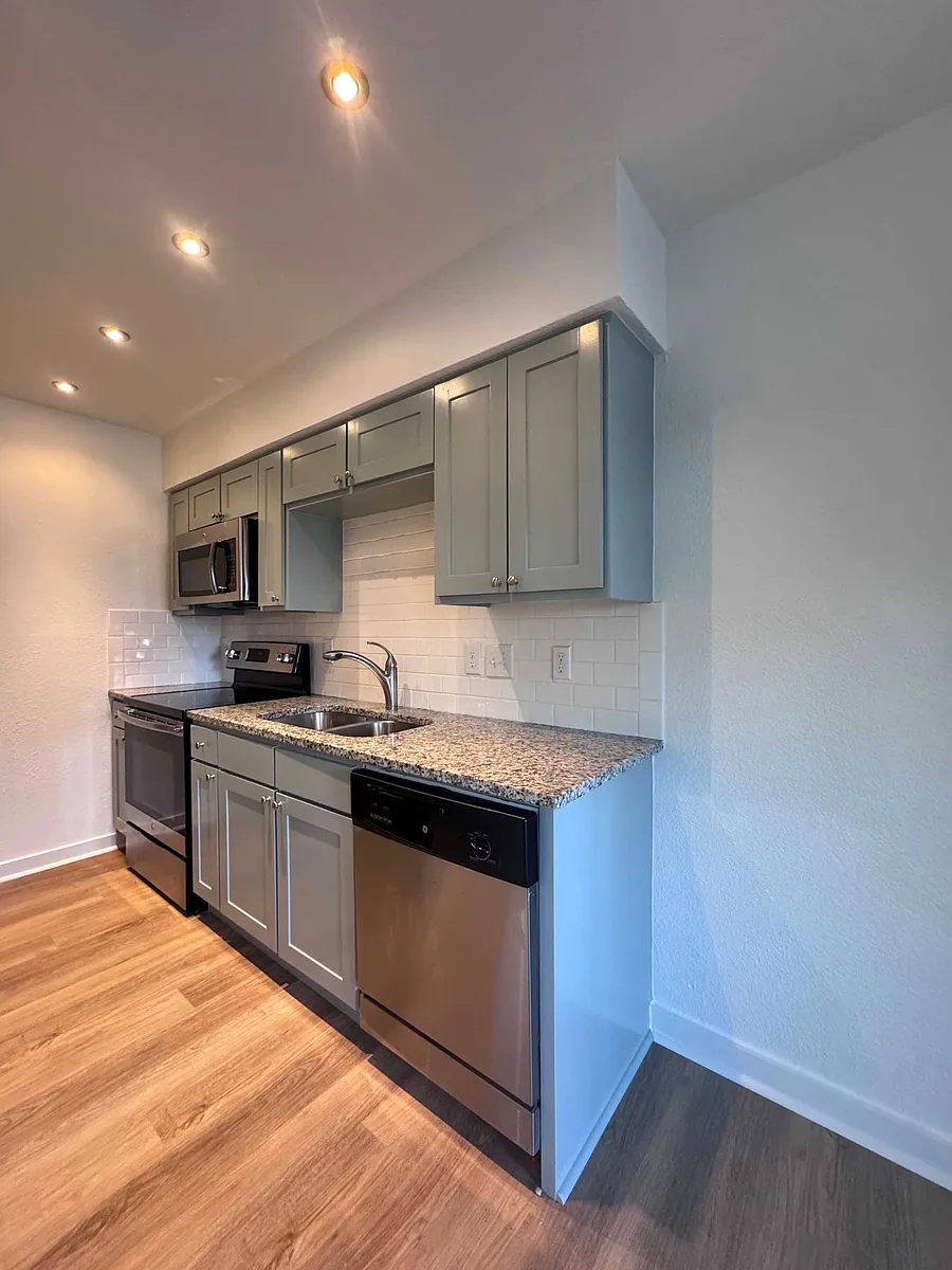 Building Photo - 504 Swanee