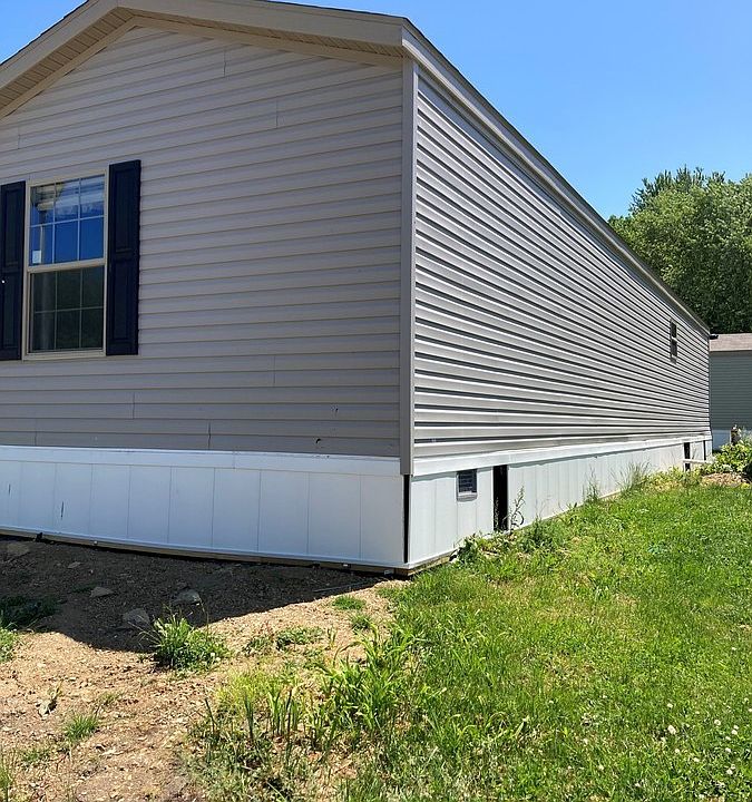 2nd image of 2088 E Empire Ave #209