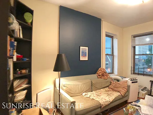 Rented by Sunrise Real Estate | media 29