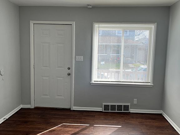 4th image of 628 N Oxford St