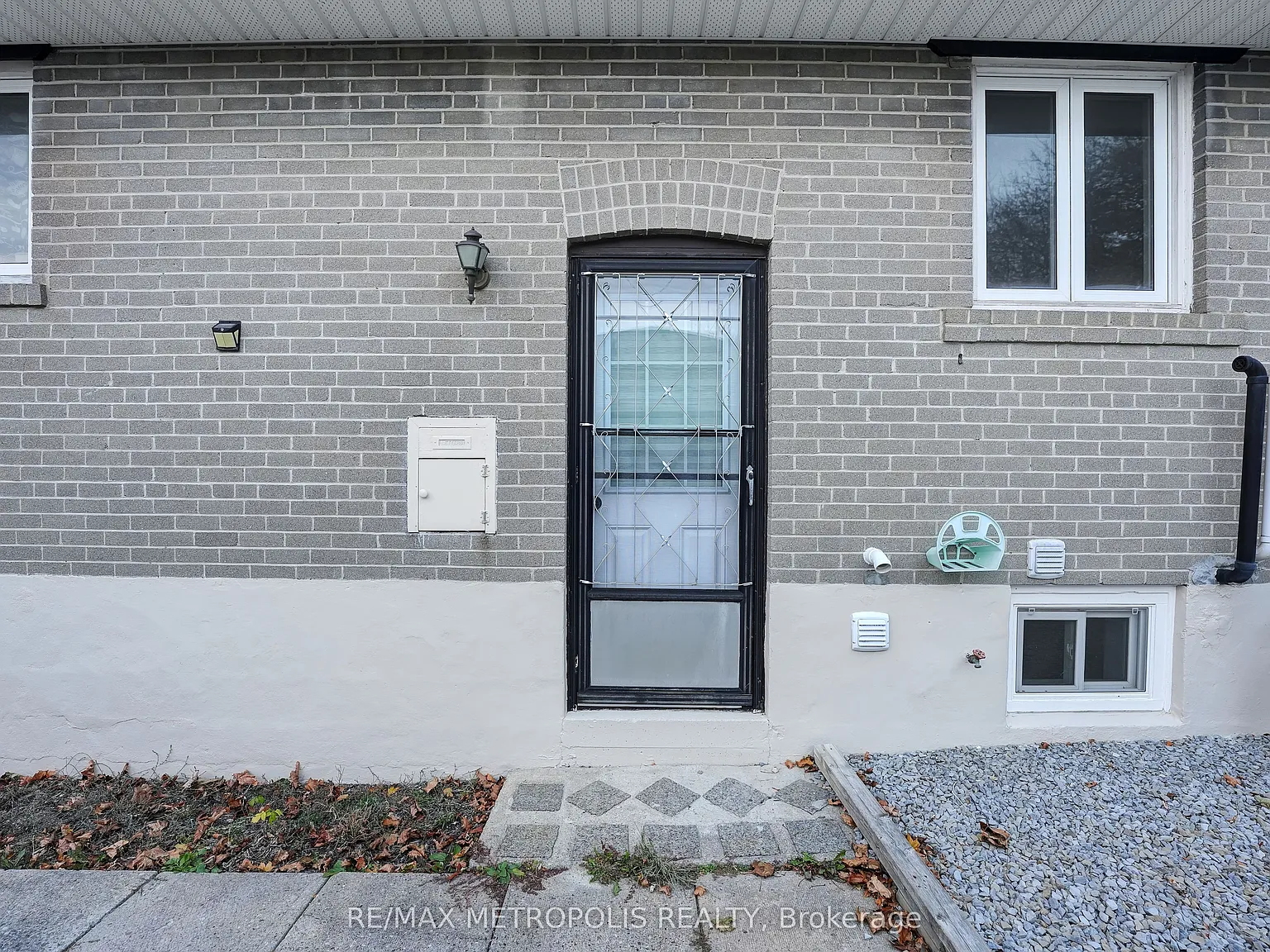 2 bed, $1,800 — Photo 2
