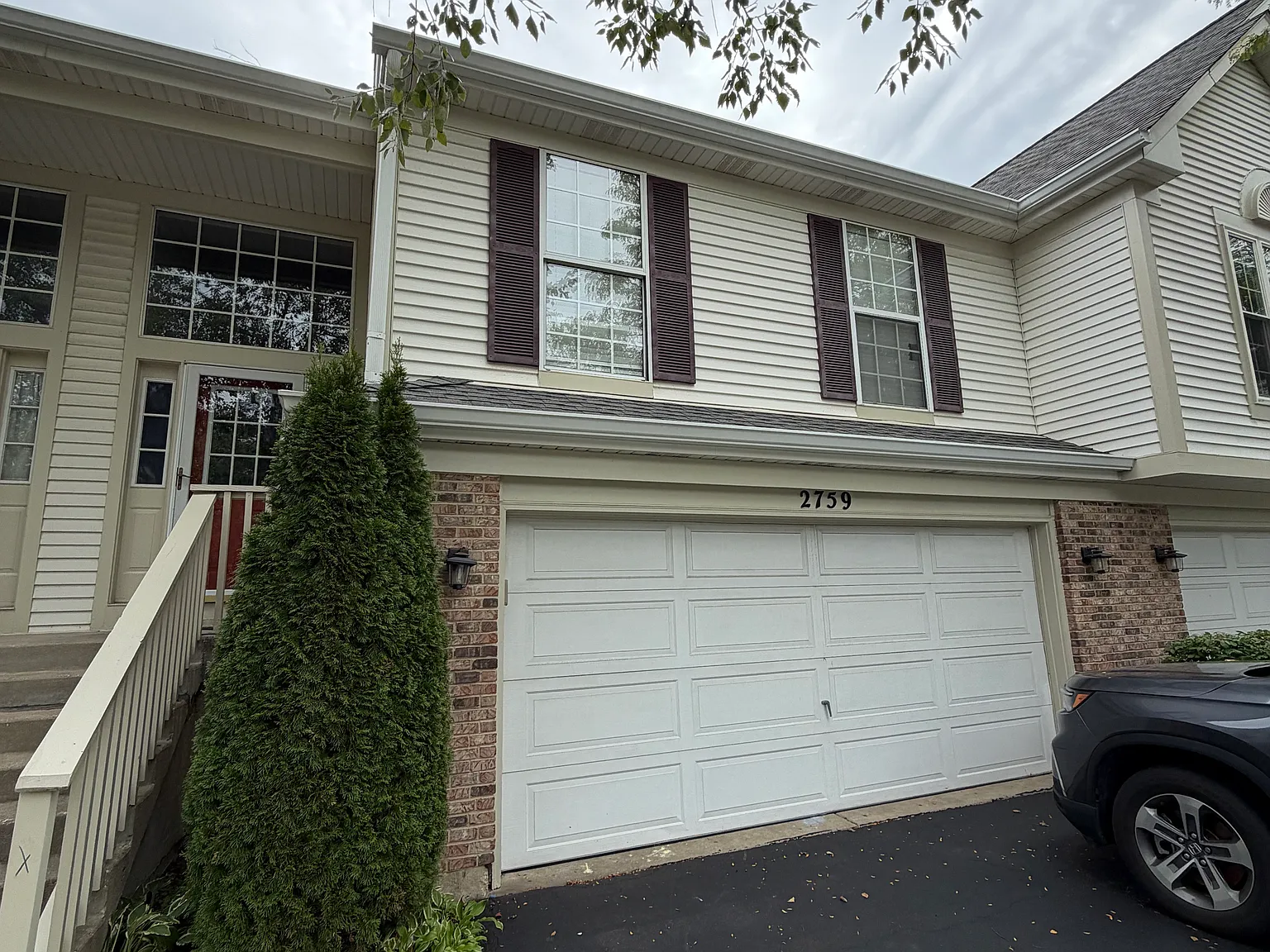 S Embers Ln, Arlington Heights — Photo 1