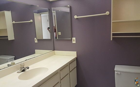 4th image of 2031 Lenrey Ave