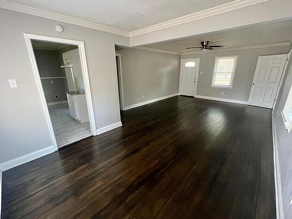 Entryway / living room (photo 1)