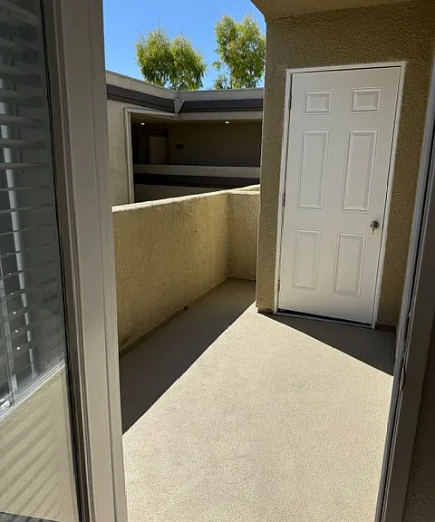 Canoga Luxury Apartments — Photo 24