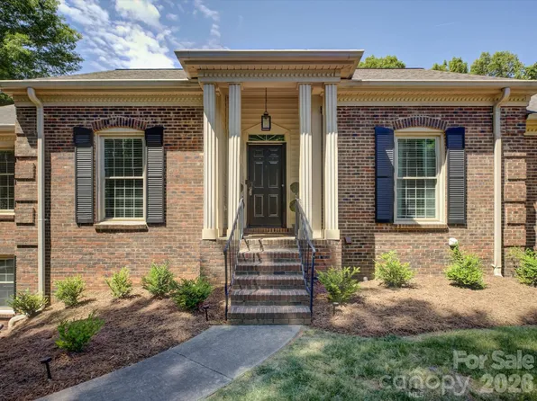 424 Walnut Point Dr, Matthews, NC 28105