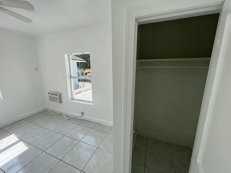 1935 SW 2nd St #5 — Photo 6