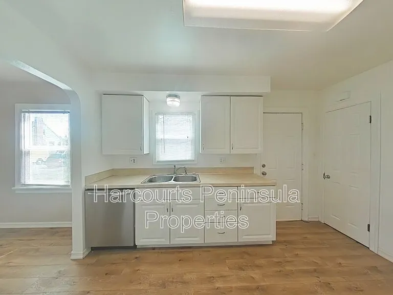1011 Rainier Ave — Photo 23