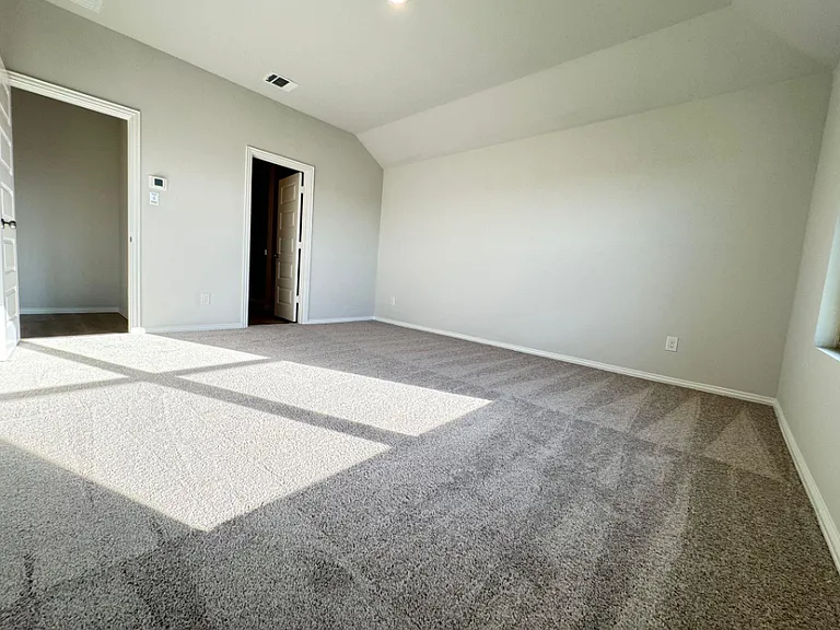 3300 Kingdom Dr — Photo 6