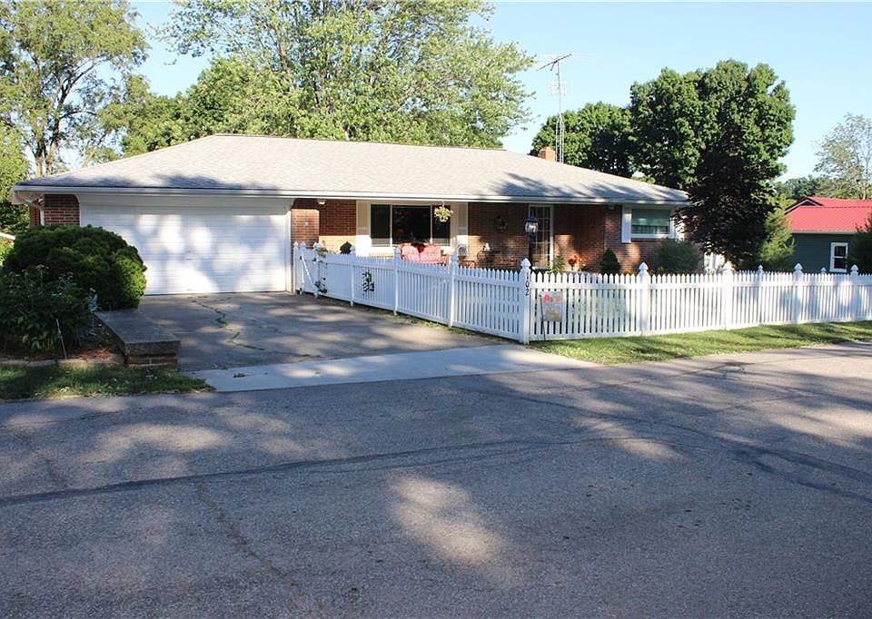 1st image of 102 Circle Dr