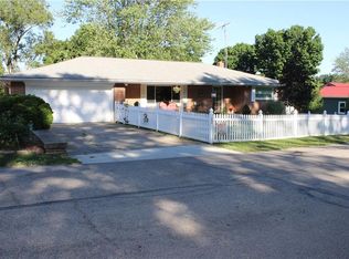 102 Circle Dr, New Market, IN