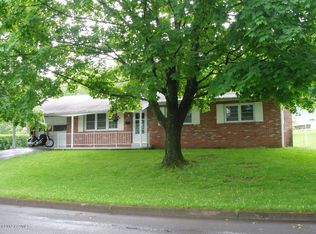 701 Market St, Mifflinburg, PA 17844