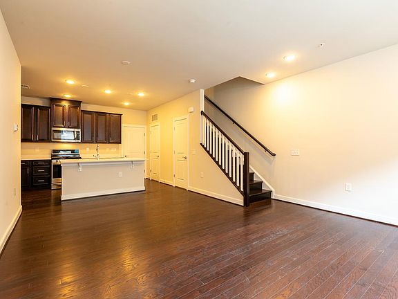 4th image of 13325 Launders St