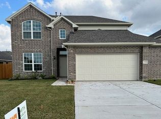 775 Woodhaven Lakes Dr, La Marque, TX 77568