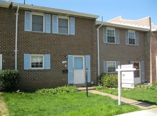 110 W Concord Ct, Sterling, VA 20164