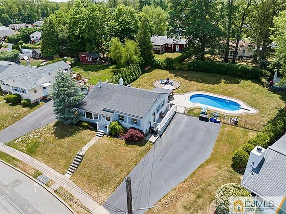 3rd image of 11 Hillside Ave