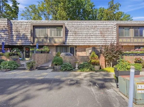 1120 By The Shores Dr, Huron, OH 44839