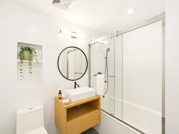 340 Metropolitan Avenue image 8 of 13