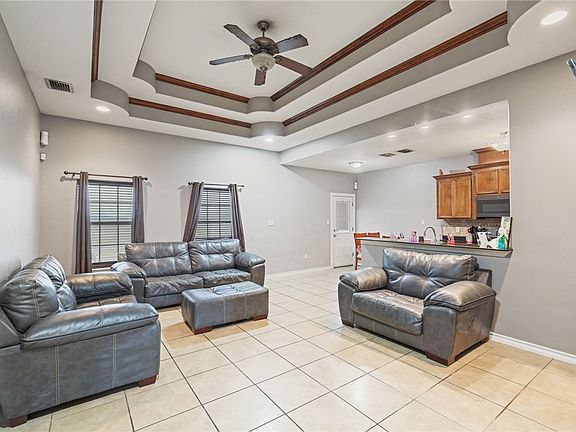 2nd image of 2913 Dante Dr