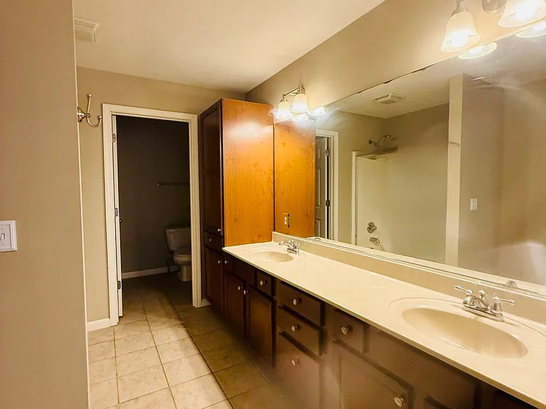 1112 Ekstam Dr #4 — Photo 14