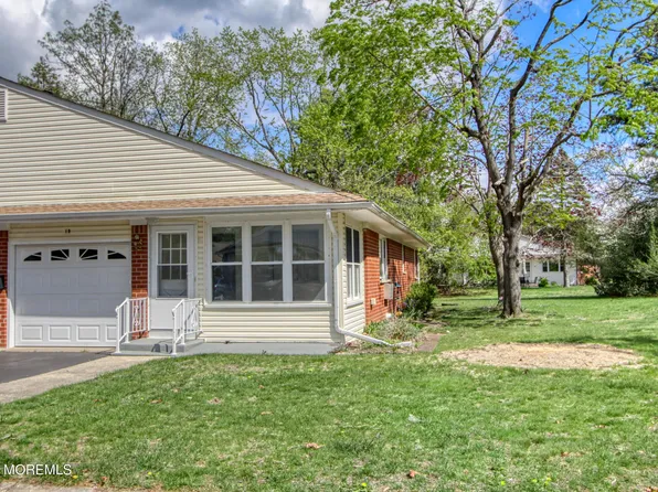 1 Wintergreen Lane #B, Whiting, NJ 08759