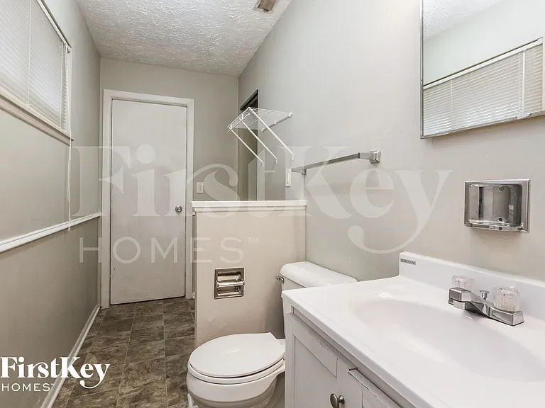 416 Ada Ln — Photo 8
