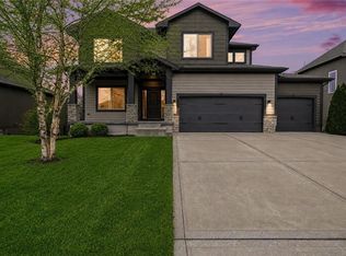 4212 SW Stoney Brook Dr, Lees Summit, MO 64082