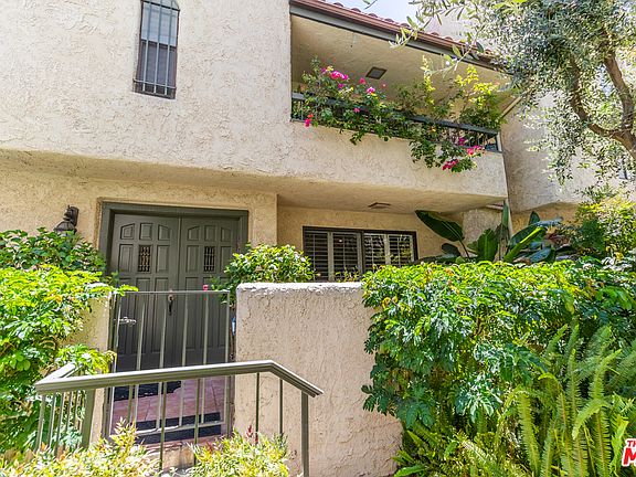 3rd image of 5255 Zelzah Ave APT 117