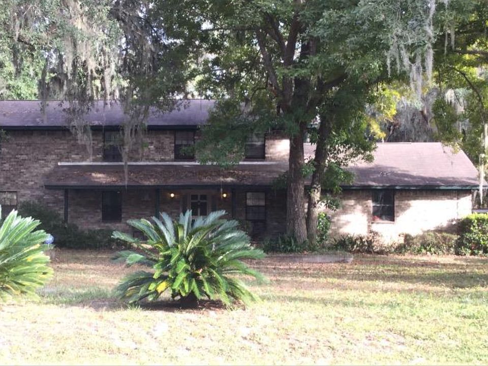 2nd image of 403 Dandy St