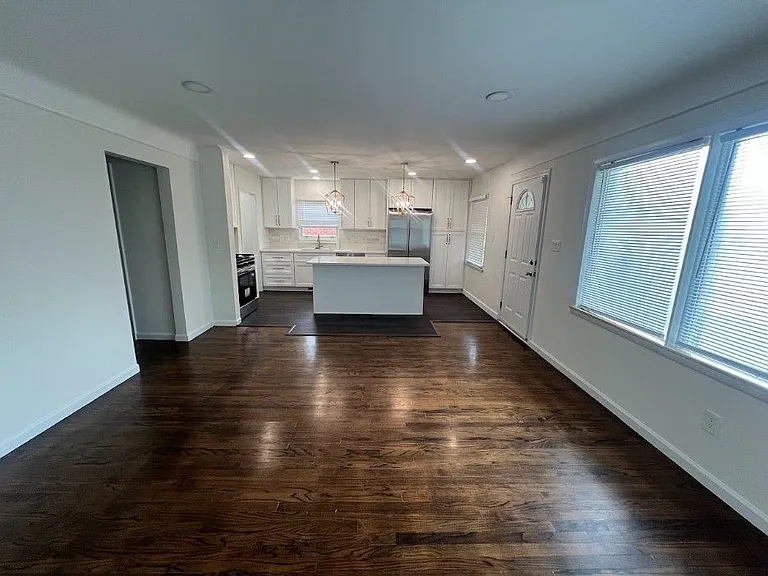 18536 Holland Ave — Photo 12