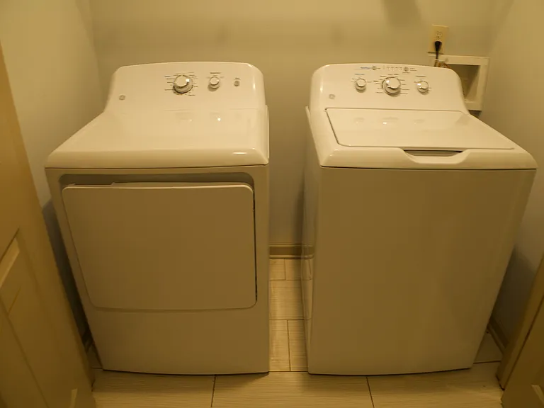 College Center Apartments — Photo 46