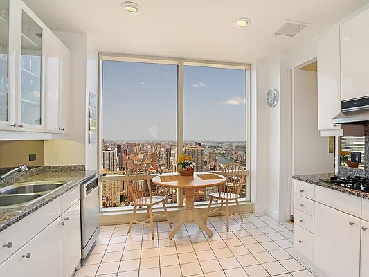 Rented by Trump International Realty | media 7