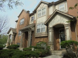 1136 N Claremont Dr, Palatine, IL 60074