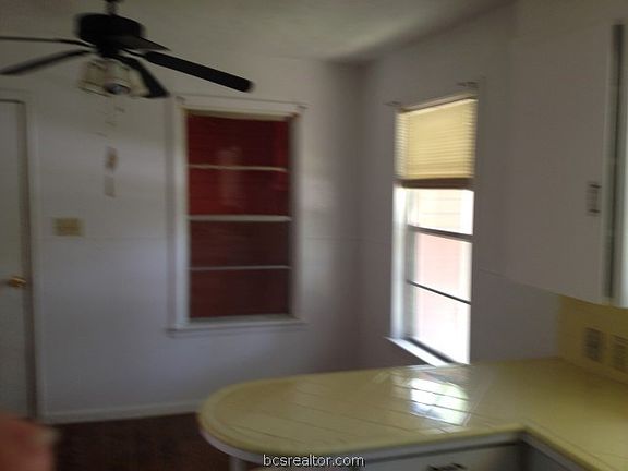 5th image of 519 N Judson St