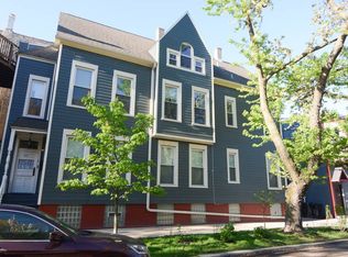 1111 W Roscoe St #4, Chicago, IL 60657