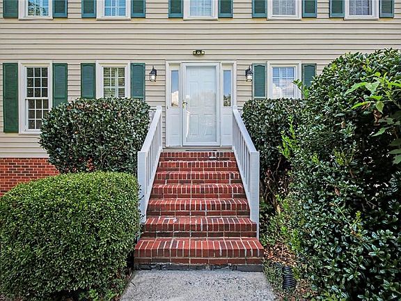 3rd image of 2500 Newington Ct