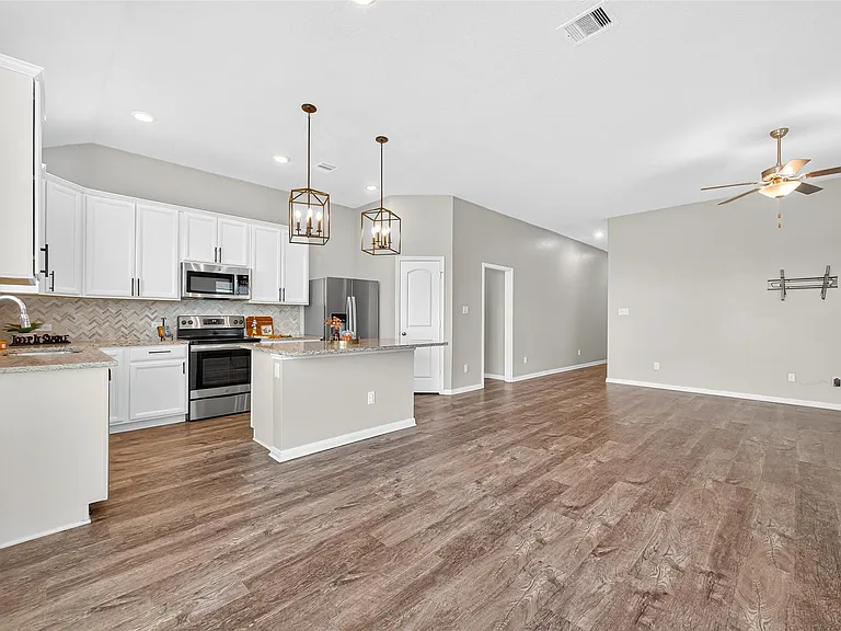 246 Brocks Ln — Photo 13