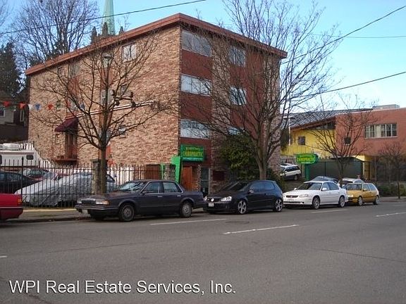 5th image of 5029 Roosevelt Way NE APT 202