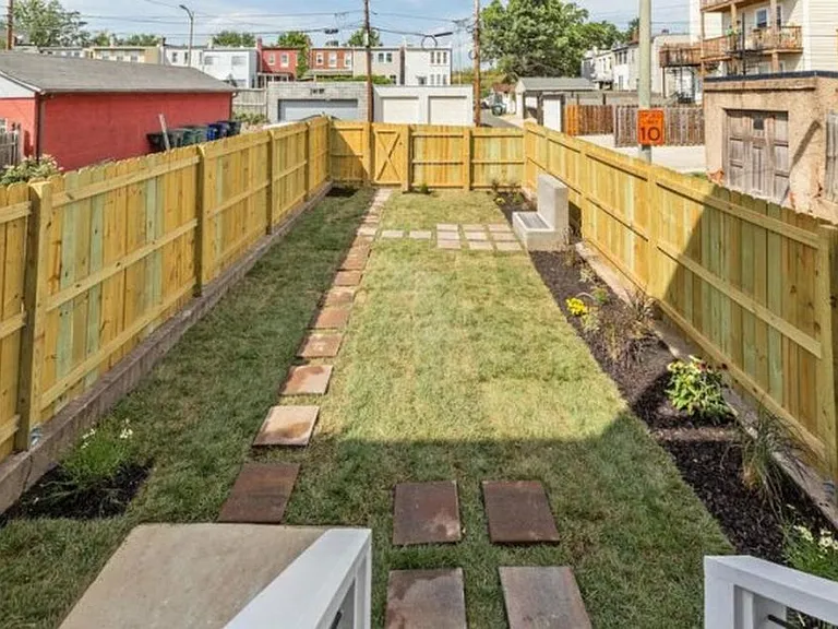 15 Bryant St NW — Photo 23