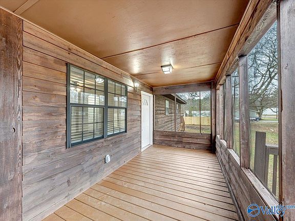 3rd image of 139 Oakdale Ln
