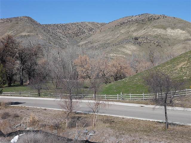 2nd image of 2045 Axtell